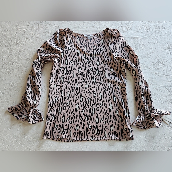 Bar III V-neck animal print top XXS flowy Pink Black White Silky feel Y2K - Picture 1 of 9